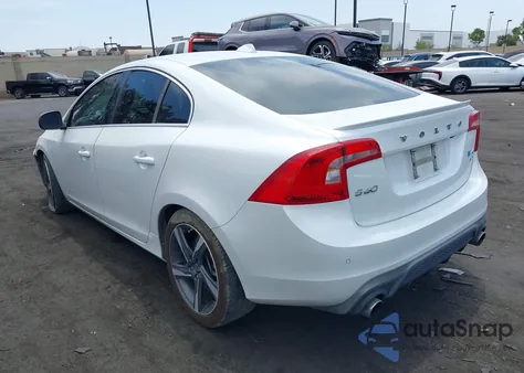 2015 Volvo S60 T6 R-Design Platinum из США, поврежденный, VIN YV1902TS7F1345877